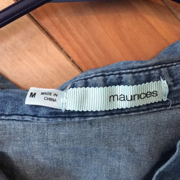 Maurice’s Button up long sleeve - Picture 2 of 2